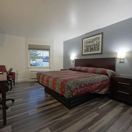 Greenwoods Inn & Suites Berlin Luaran gambar